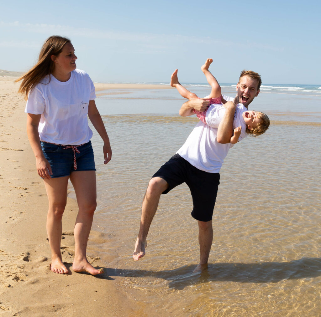 Jouer à la plage